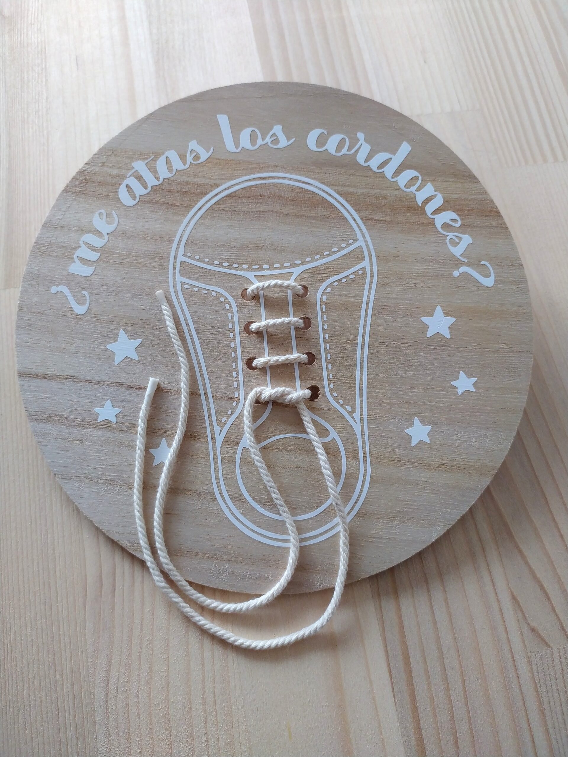 • Juego Me atas los cordones • - Imagen 3