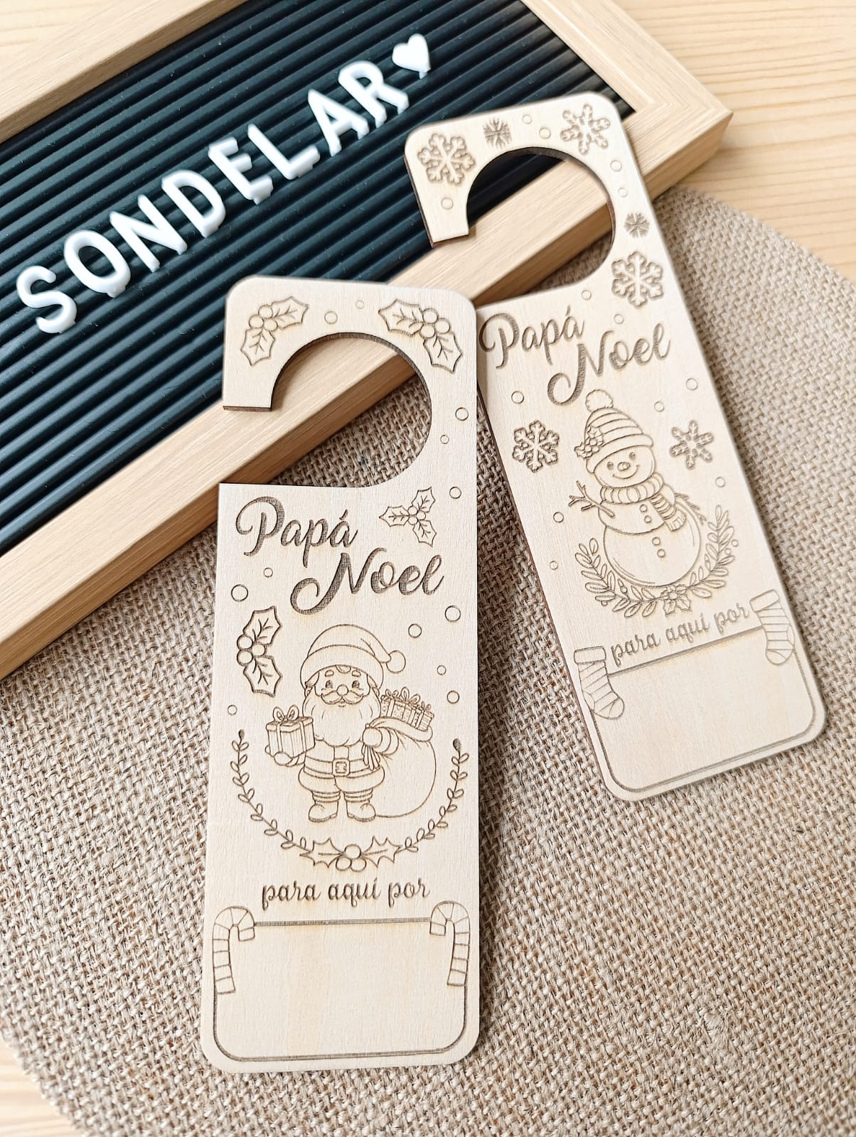 <strong>• Colgador Puerta “Papá Noel para aquí por...” •</strong>