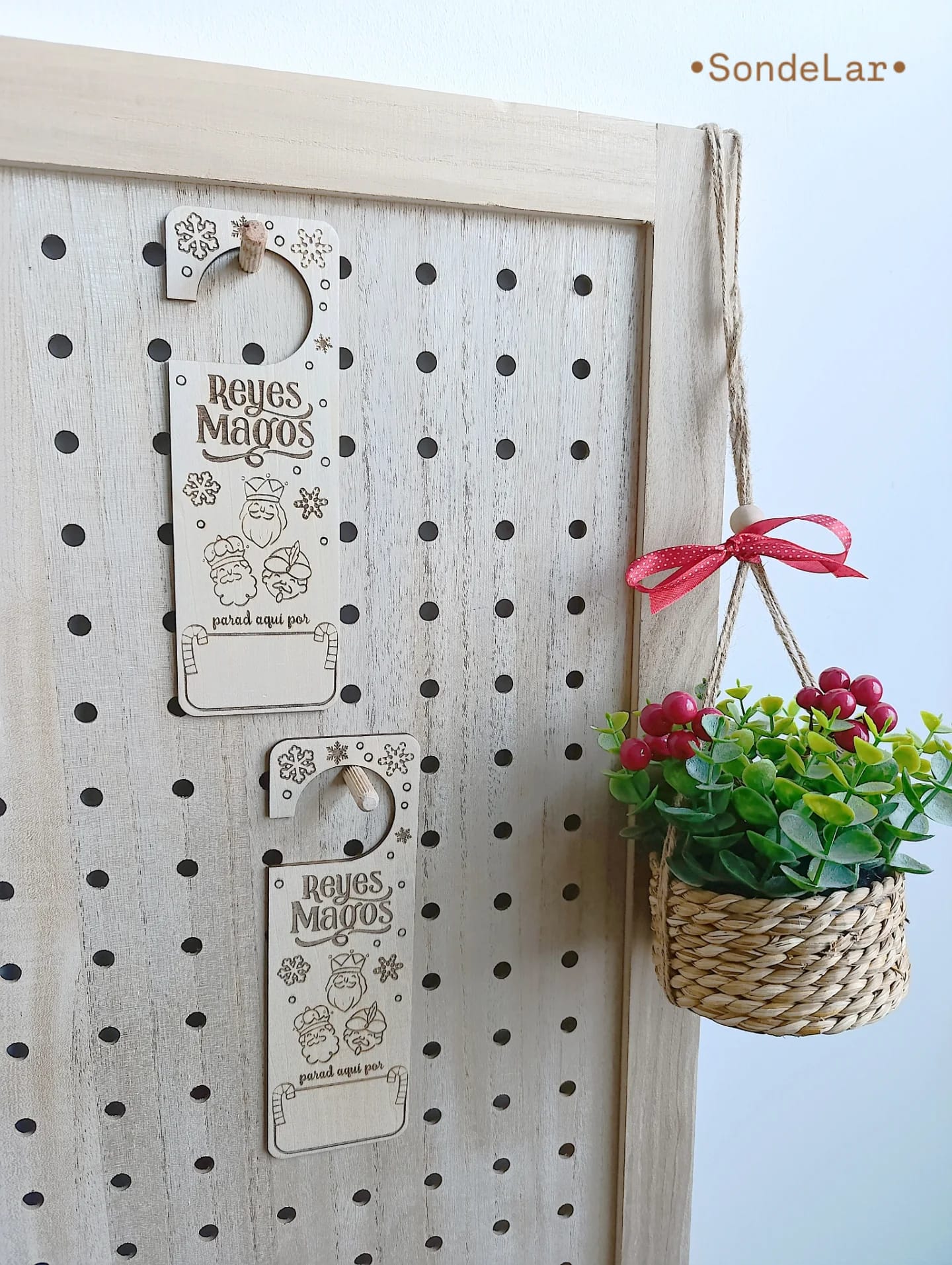 <strong>• Colgador Puerta “Reyes Magos, parad aquí por...” •</strong> - Imagen 2